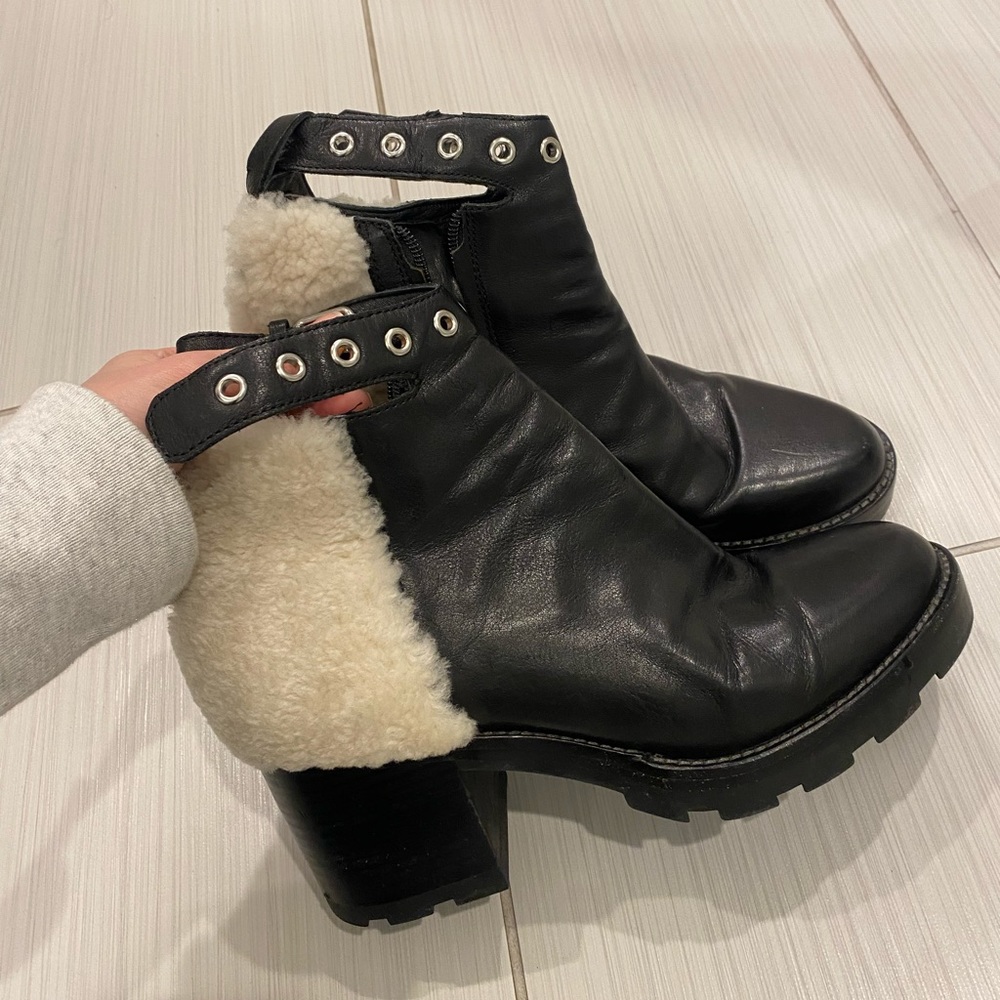 Sigerson Morrison black leather booties with fur size 9